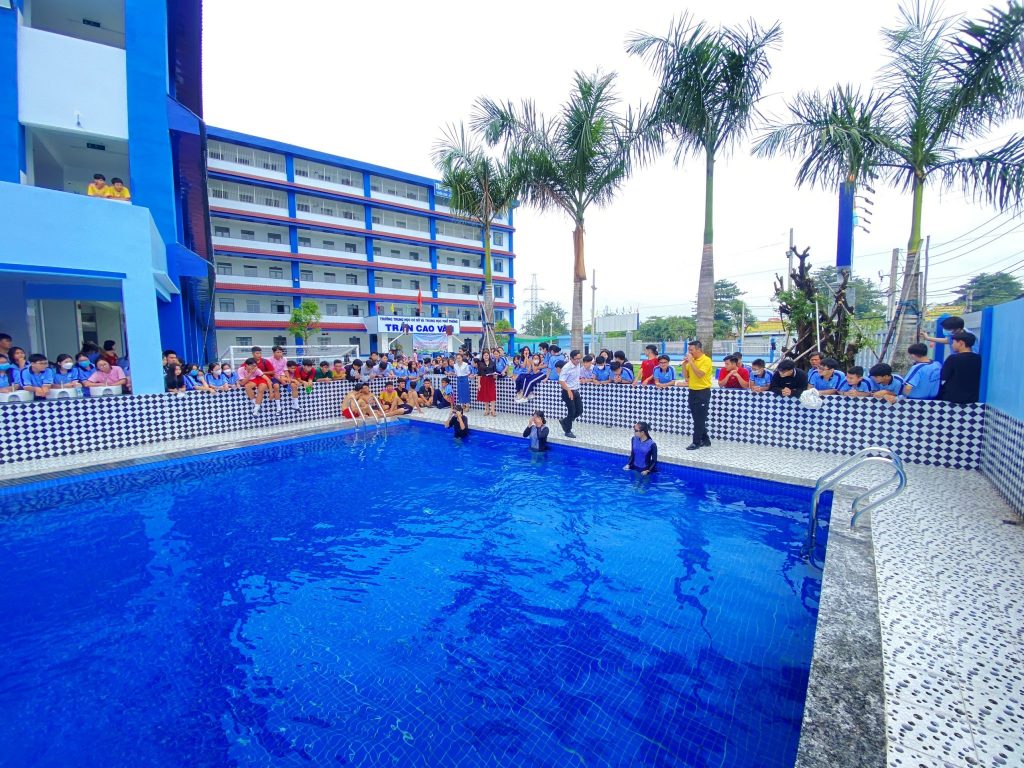 Trường THCS & THPT Trần Cao Vân