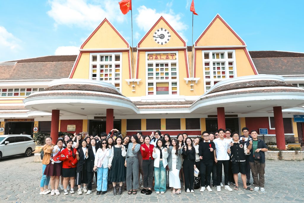 Trường THCS & THPT Trần Cao Vân